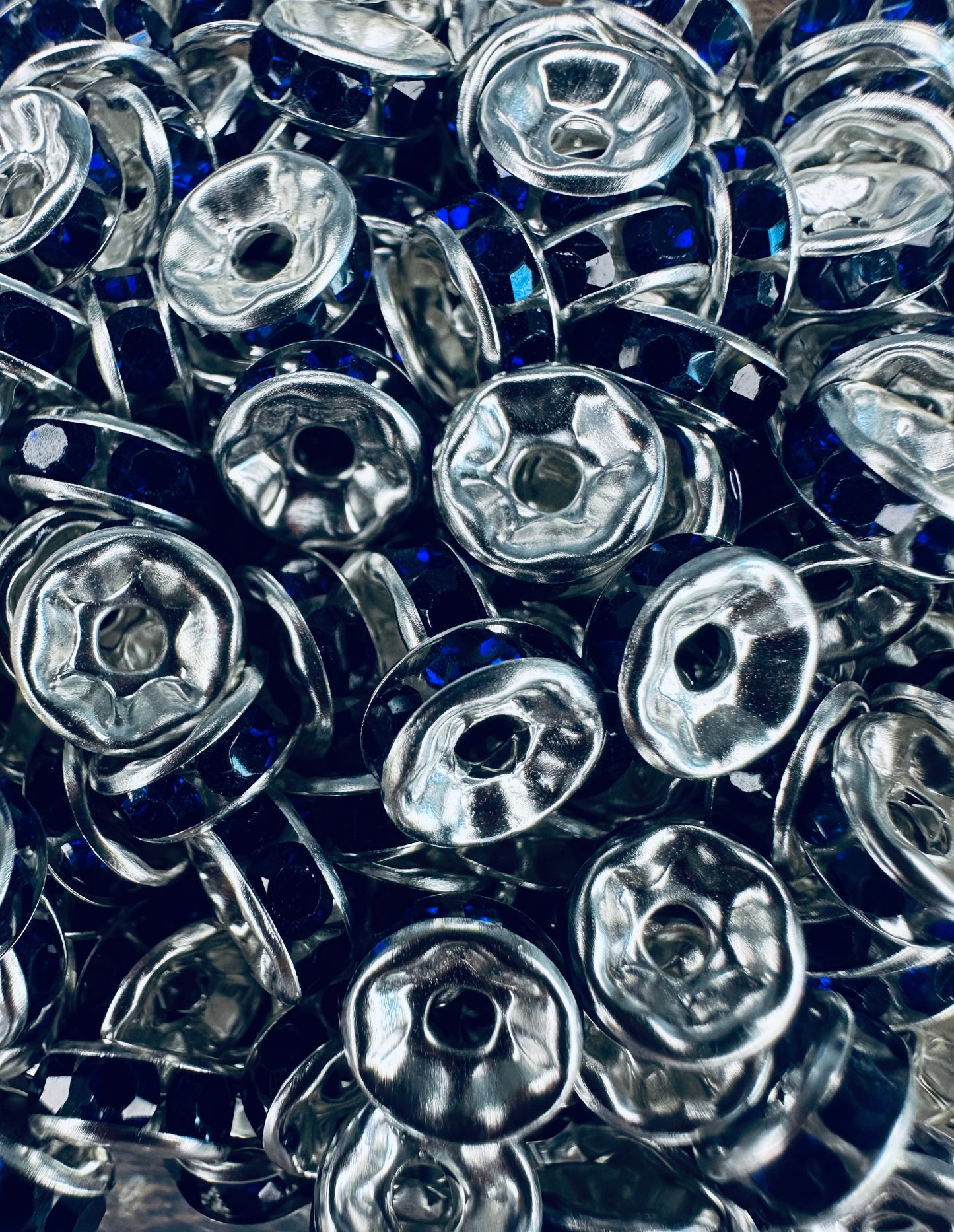 Séparateurs STRASS 8mm (couleurs variées)